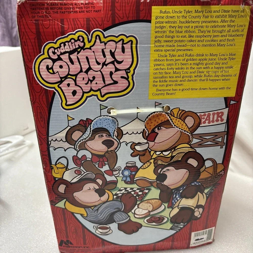 1985 CUDDLIN' COUNTRY‎ BEARS  